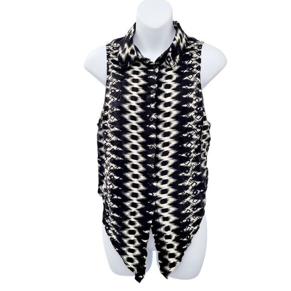 2/$20 Garage Black & White Buttons Down Top Blouse Size: Large - Picture 1 of 9